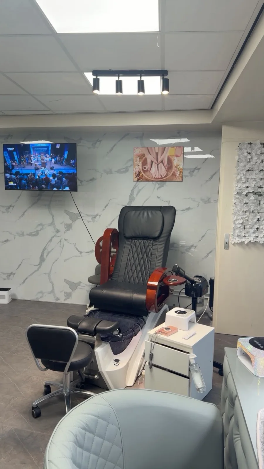 Pedicure-spastoel in Mercy Nail Studio, Kop van Zuid Rotterdam